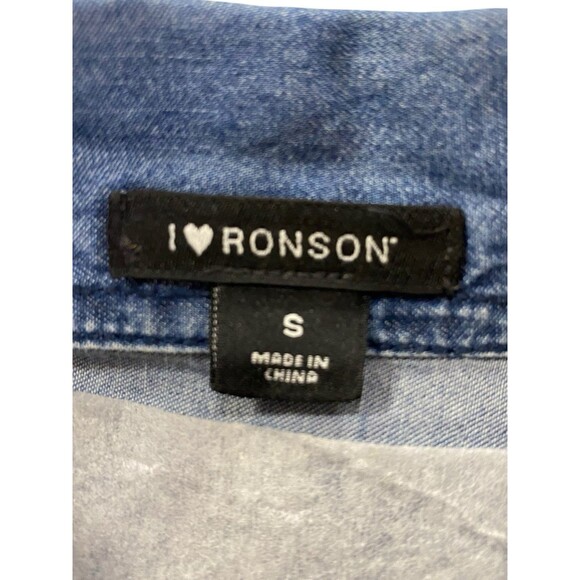 I Love Ronson Embroidered Daisy Denim Button Snap Roll Tab Shirt Women's Small - Picture 2 of 12